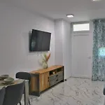 Nuevo 1a Linea Playa Piscina Apartment *